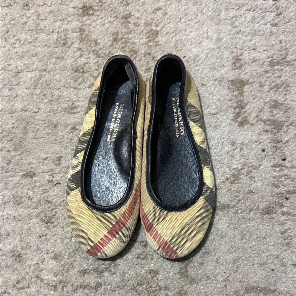 Burberry Women's Checkered Flats - Beige and Red
